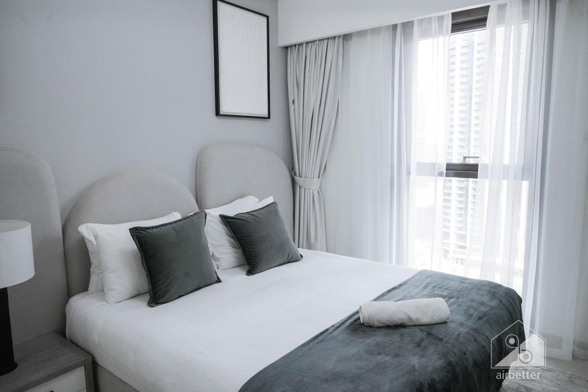 Luxurious At Burj Crown Downtown Apartment Dubai