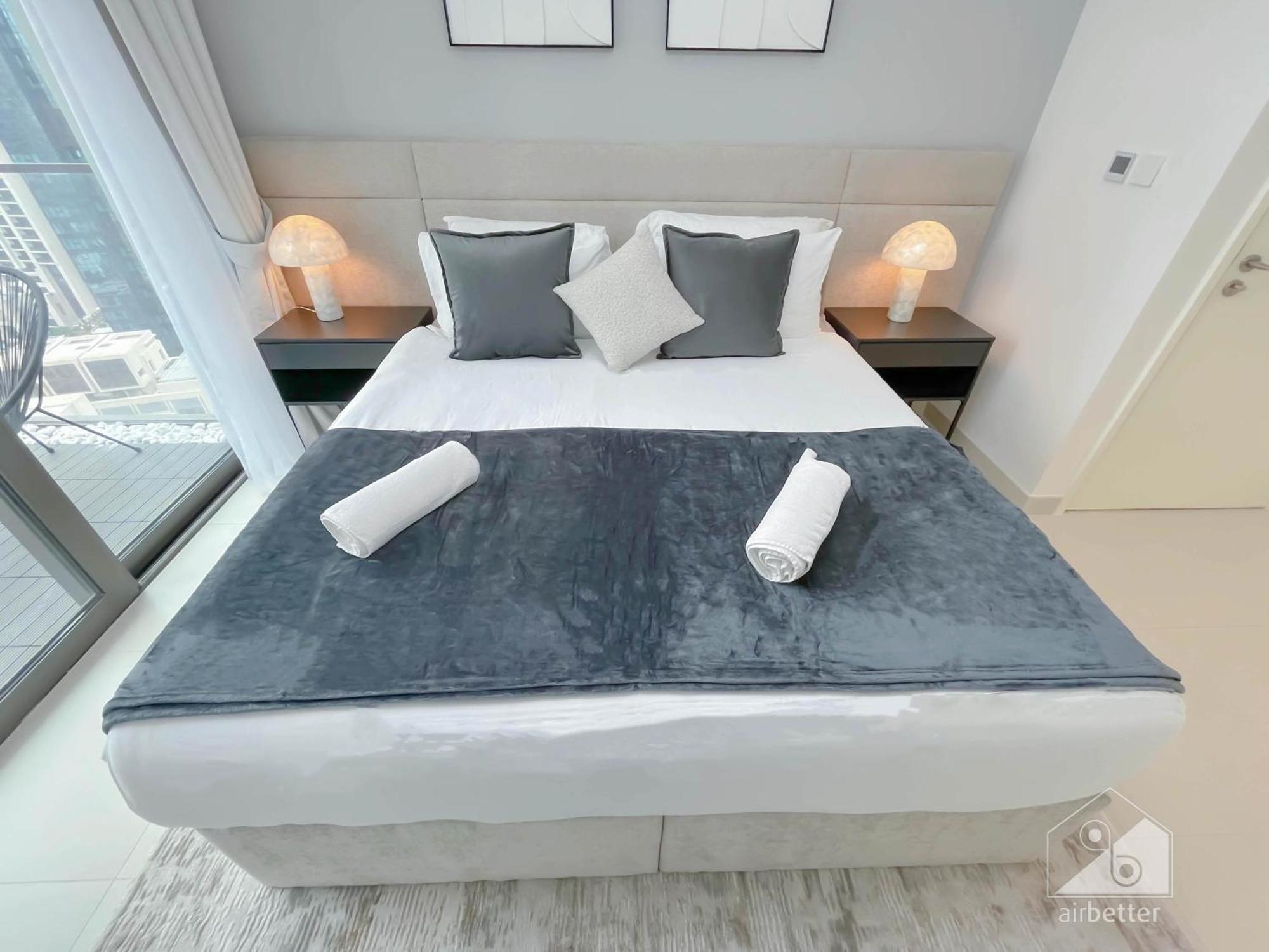 Luxurious At Burj Crown Downtown