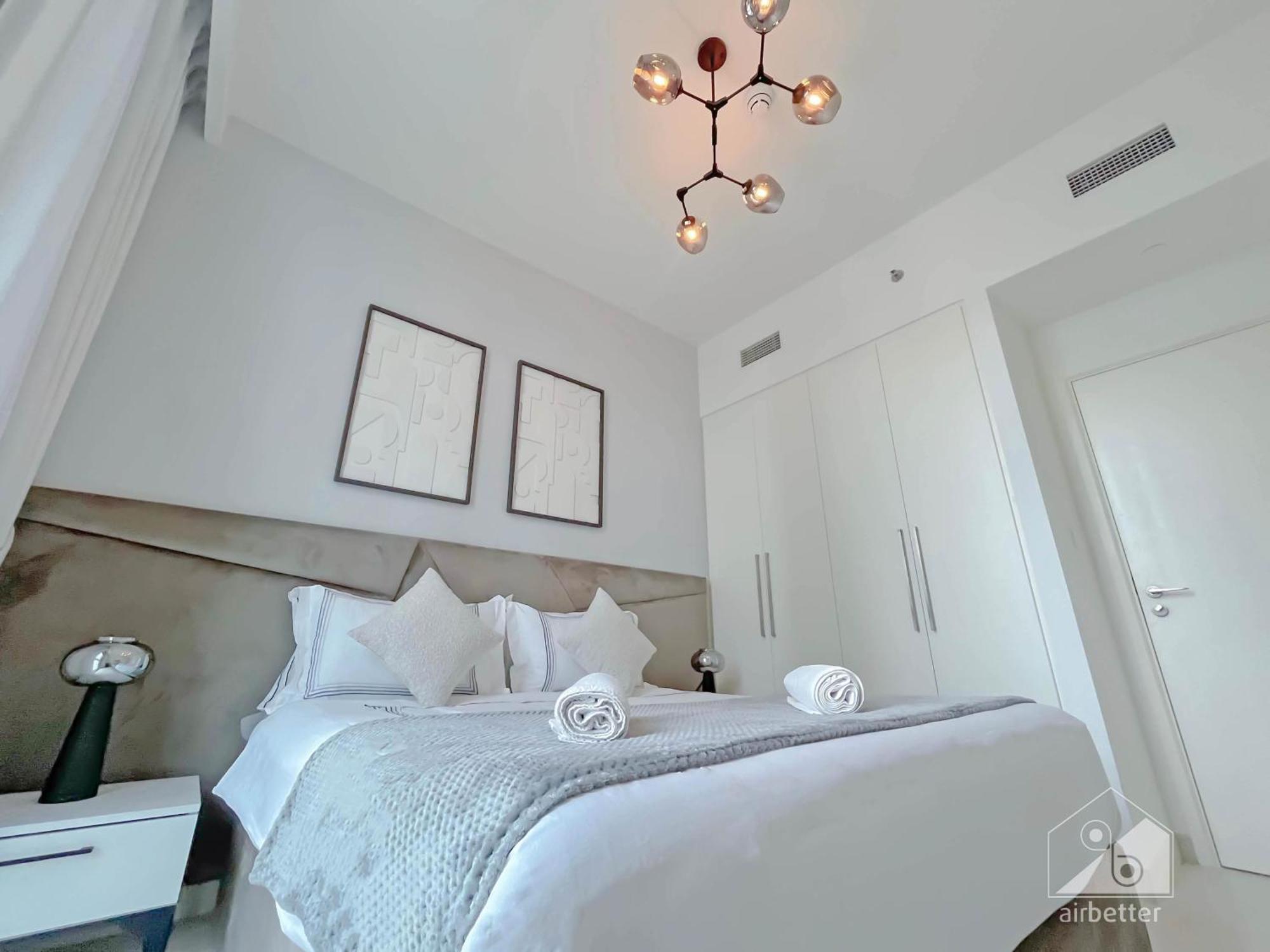 Luxurious At Burj Crown Downtown Apartment